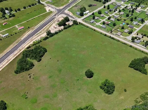 W Woodard Rd, Tahlequah, OK 74464