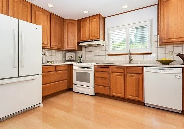 Carpenter Ct — Photo 9