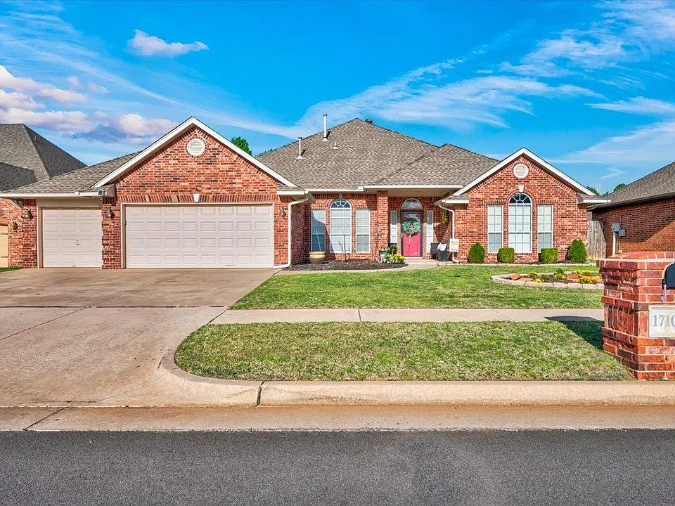 17105 Gladstone Ln