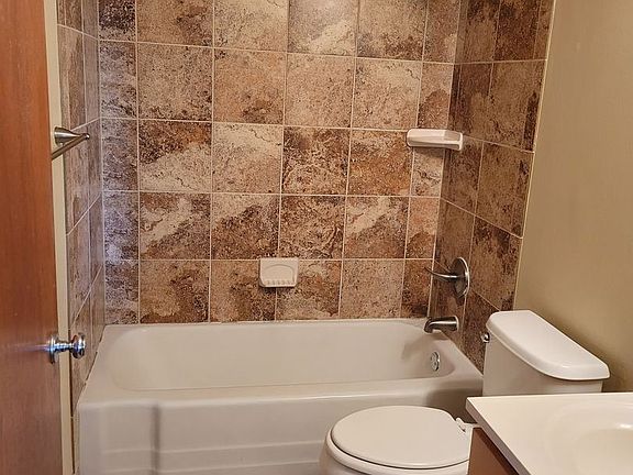 2nd image of 5743 Glenwood Ave #9674606