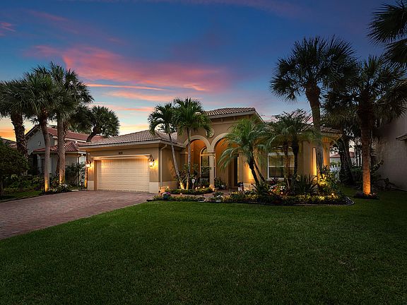 2nd image of 1853 Palisades Drive