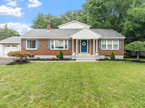 8 Silversmith Lane, Schenectady, NY 12306