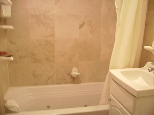 Rented by Perry Associates NYC Inc | media 31