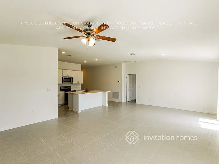 738 Carlyle Way — Photo 3