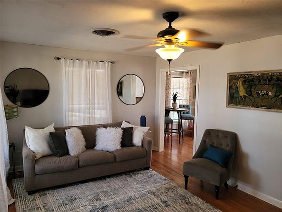 3rd image of 2609 Aster St