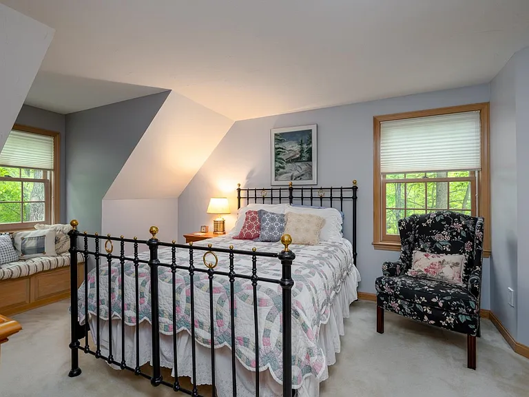 39 Robertson Dr — Photo 35