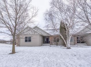 126 Acorn Ave NW, New London, MN 56273