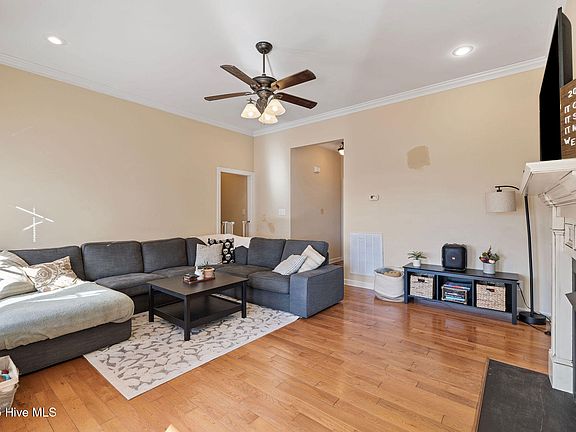 3rd image of 316 Stillwater Creek Drive