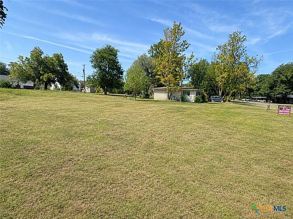 2nd image of 105 Navasota Ln