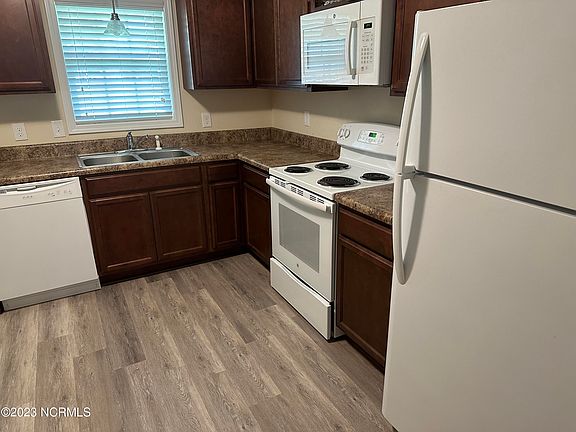 3rd image of 117 Oyster Ln