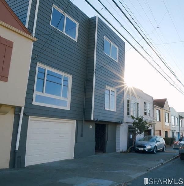 1st image of 3321 Vicente St