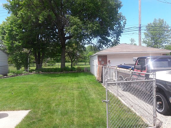 3rd image of 3820 Marian Dr