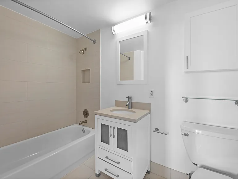 354 E 91st St #1504 — Photo 8