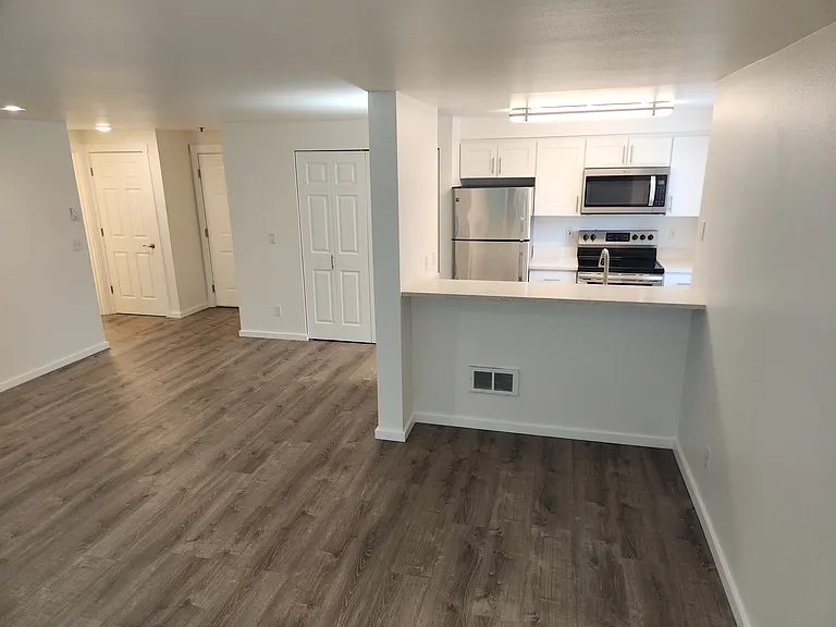 7315 47th Ave SW #101 — Photo 12