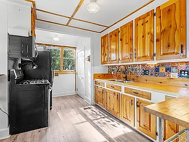 2347 Byrnes Dr — Photo 8