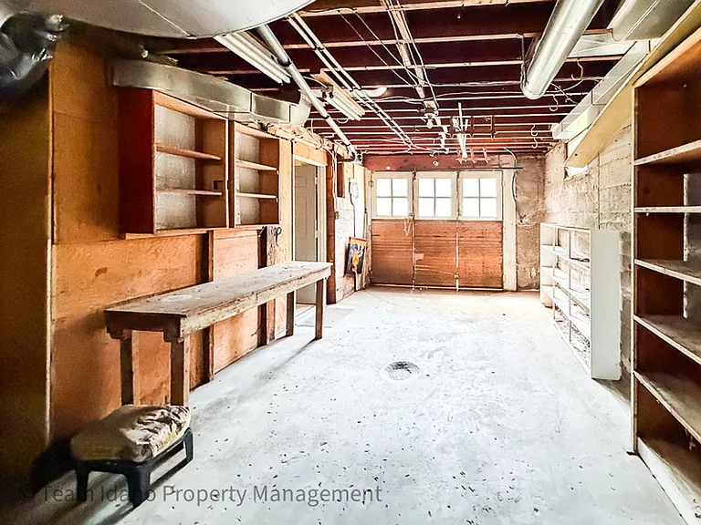 1203 Logan St — Photo 37