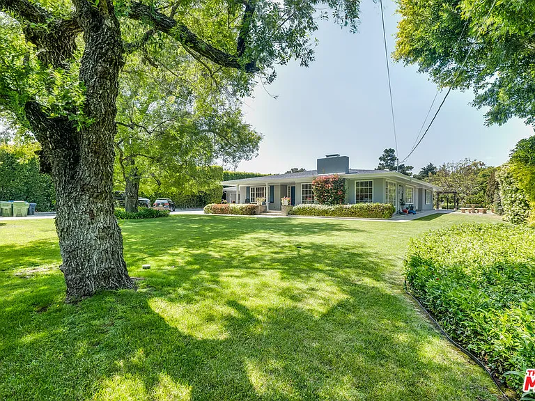 28925 Cliffside Dr — Photo 2