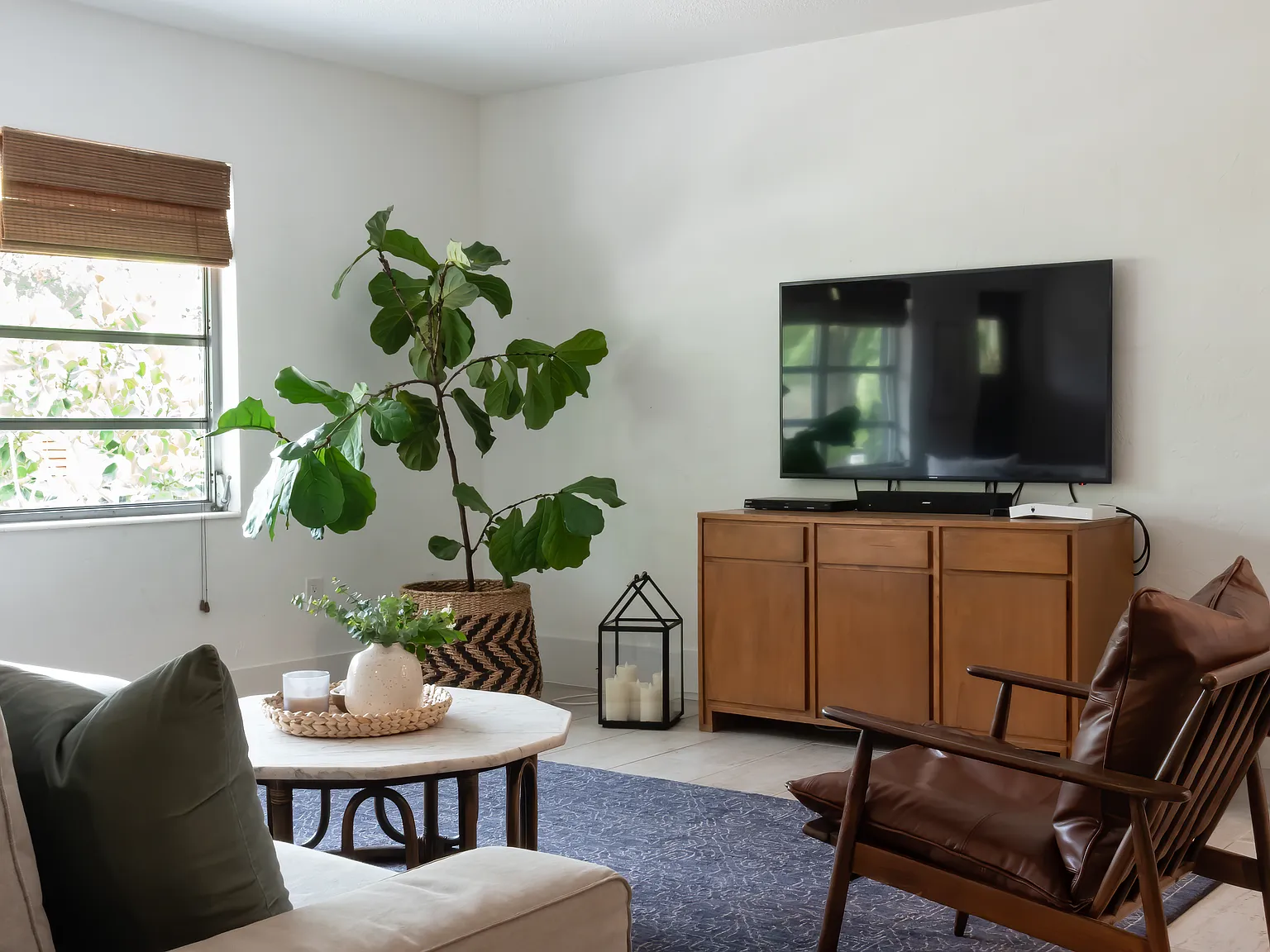 3 bed, 1644 sqft, $4,400 — Photo 3