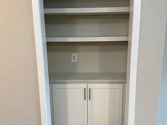 5th image of 6211 Hamilton St #10