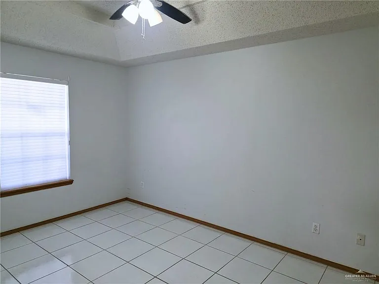 1216 W Heron Ave — Photo 17