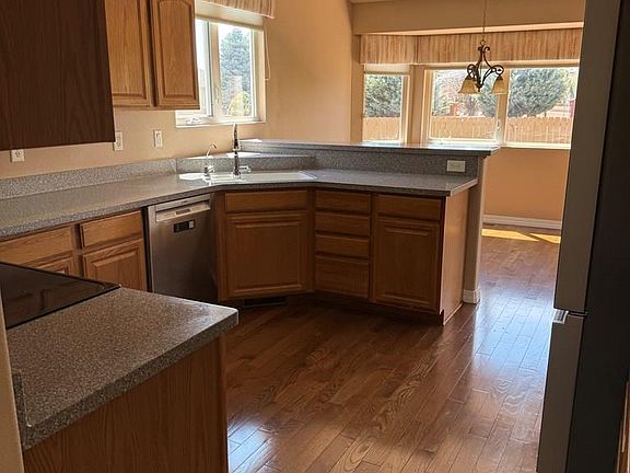 3rd image of 1925 Kingsroyal Blvd Unit P
