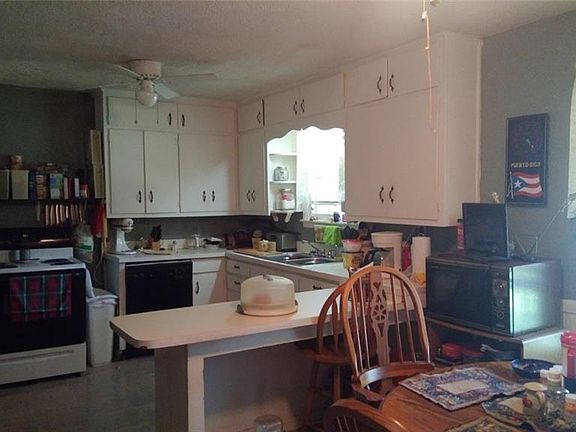 4th image of 416 S Pecan St