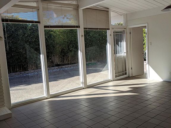 4th image of 950 Van Auken Cir