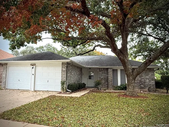 8000 FOREST BRIDGE, Live Oak, TX 78233