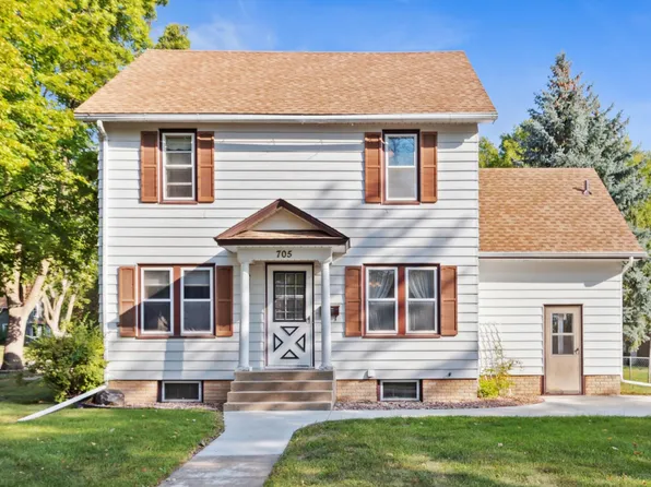 705 14th St E, Glencoe, MN 55336