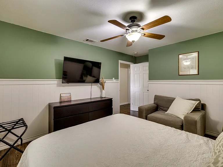 4002 Commonwealth Dr — Photo 14