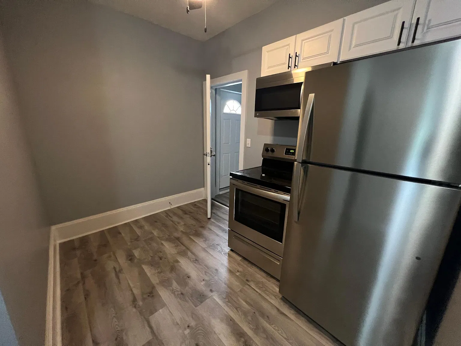 1 bed, 800 sqft, $1,400 — Photo 3