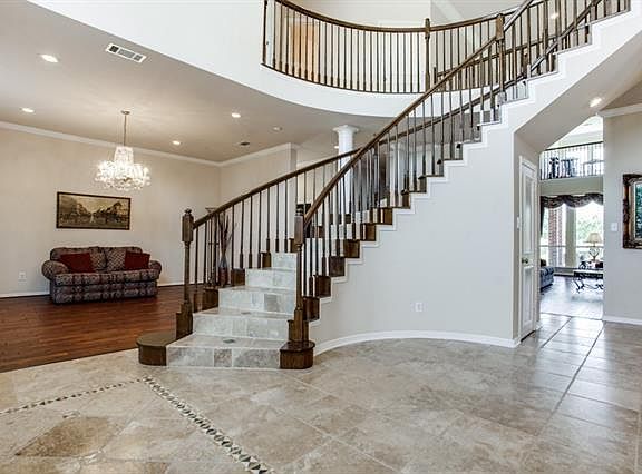 4th image of 2919 Lakeview Dr