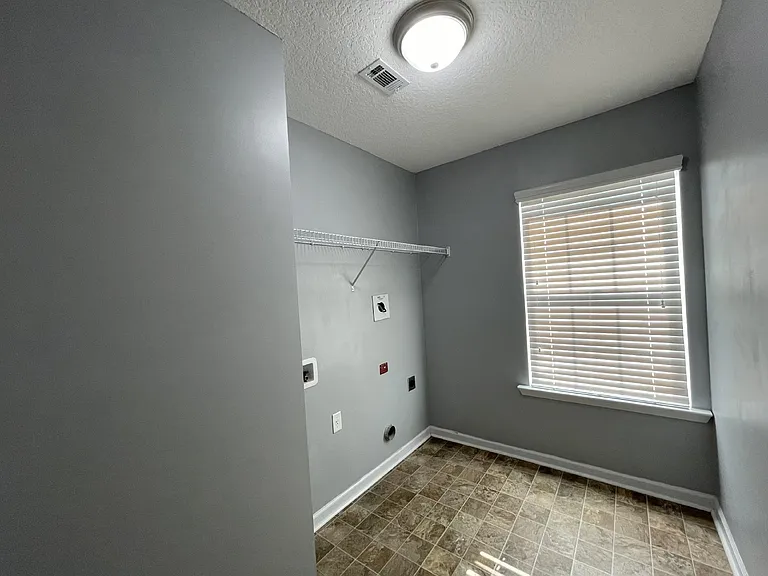 1322 Windrow Dr — Photo 25