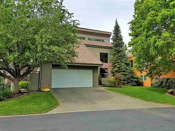 3rd image of 2040 S Parkwood Cir