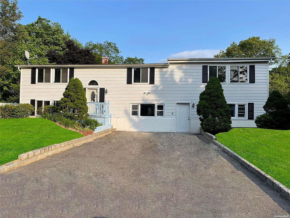 1st image of 18 University Heights Drive