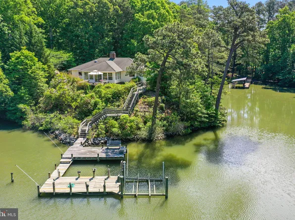 189 Vale Ln, Lancaster, VA 22503