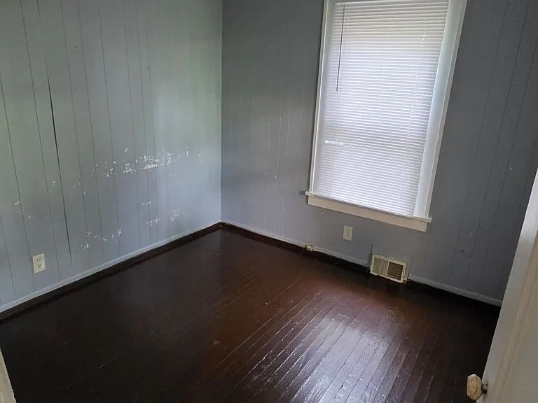 1036 N Winnebago St — Photo 12