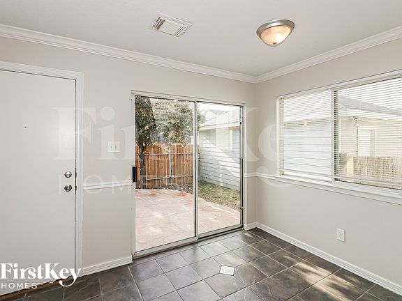 4th image of 20723 Patriot Park Ln