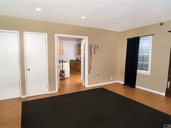 5th image of 120 W Linden Ave