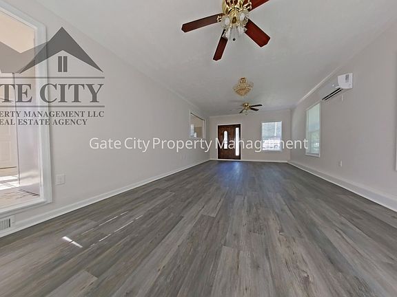 4th image of 301 Cloverdale Dr