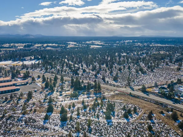 61190 Magnolia Ln, Bend, OR 97702