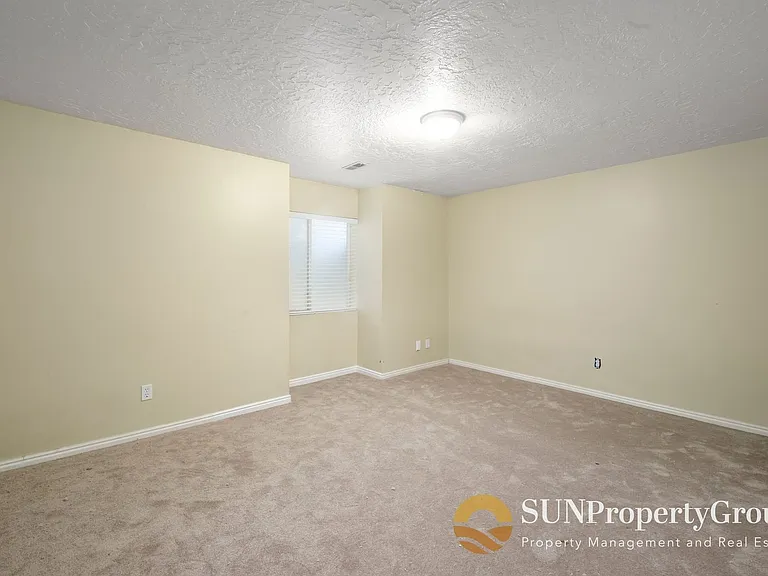 1316 W Kodiak Way — Photo 15
