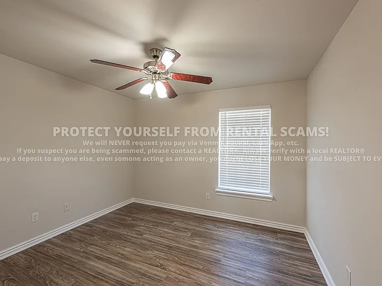 1674 N Hazeltine Dr — Photo 10