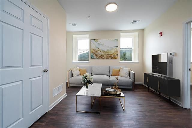 1st image of 418 W Race St #4