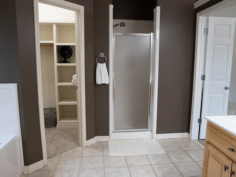 6201 Amherst Dr — Photo 9