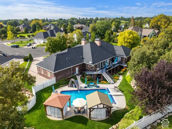 960 E Par Three Cir, Fruit Heights, UT 84037