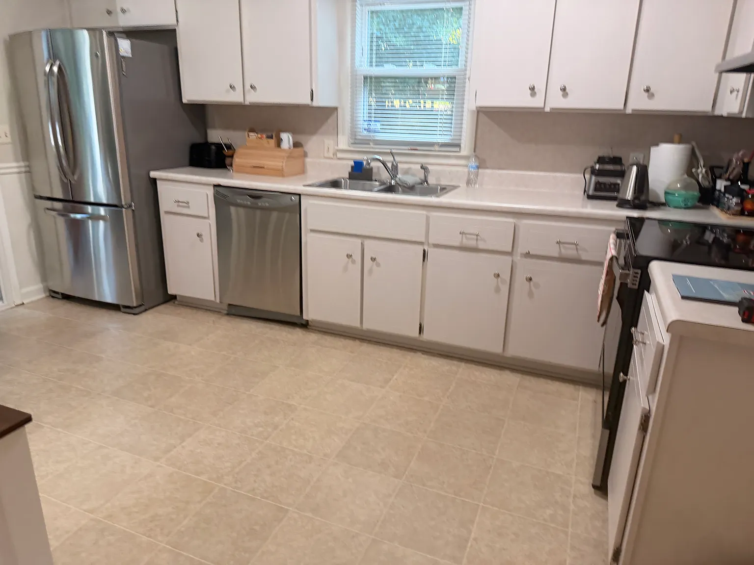 4 bed, 2354 sqft, $2,500 — Photo 3