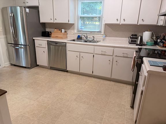 3rd image of 3441 Brookhill Cir