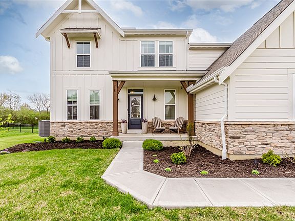 3rd image of 728 Harvest Ln