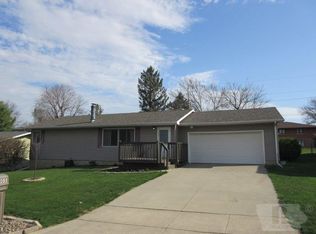 405 Debra Dr, Marshalltown, IA 50158